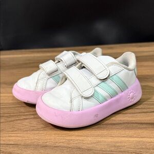 adidas Kids White and Light Green Sneakers